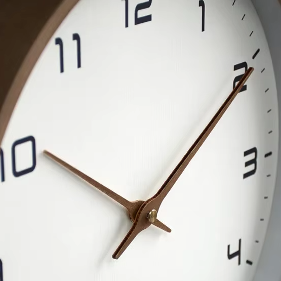 Horloge Murale Ronde Bois Nordique 30cm Mécanisme Silencieux 4 Modèles
