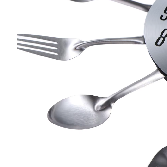 Horloge Murale Cuisine Couverts Métal Silencieuse – 32 cm