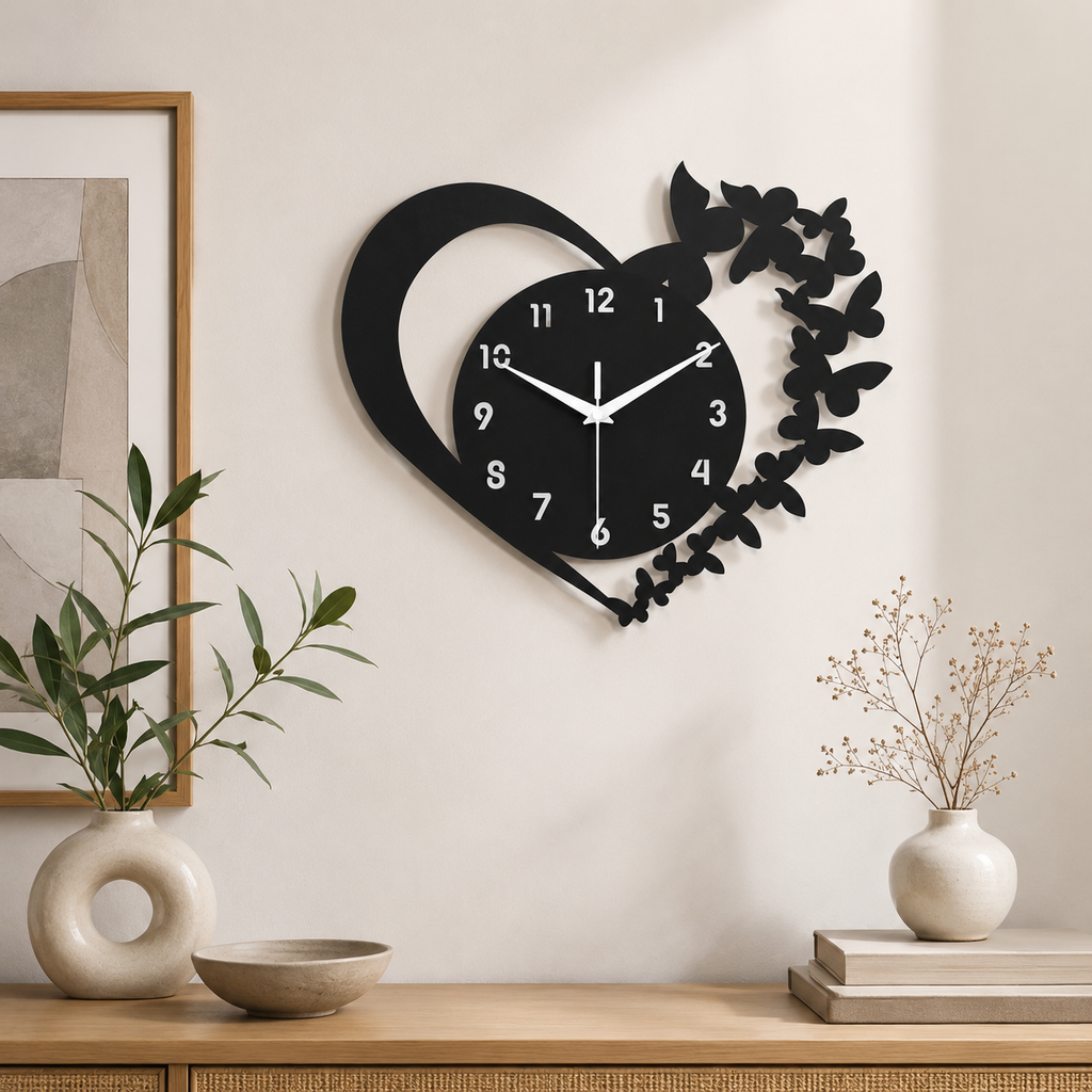 Horloge Murale Cœur Papillons Silencieuse – 30 cm