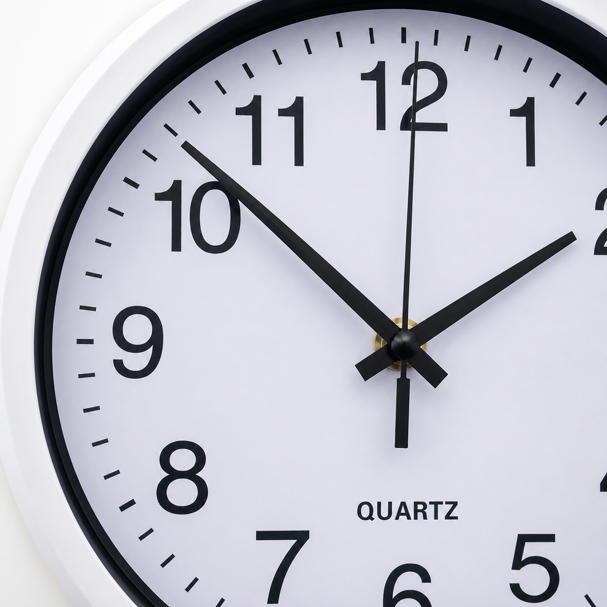 Horloge Murale Ronde Silencieuse – 20 cm – 7 Modèles