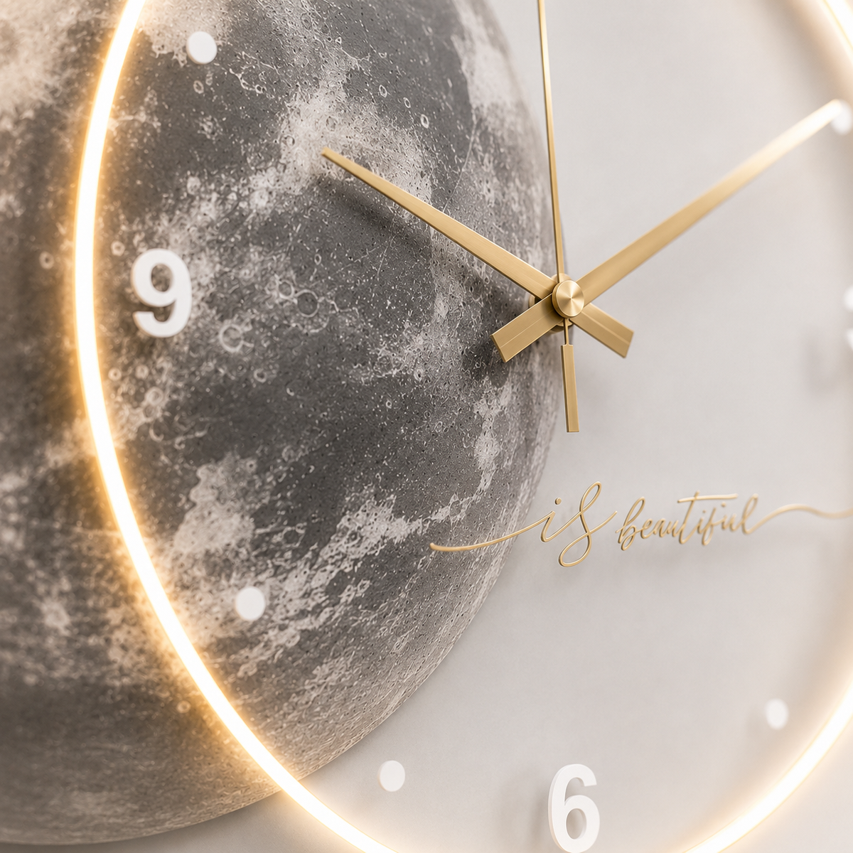 Horloge Murale Acrylique Motif Lune 50cm Mécanisme Silencieux LED ou Sans LED